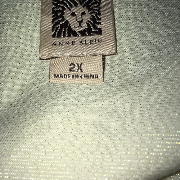 Long sleeved tunic like top. - Picture 5 of 5